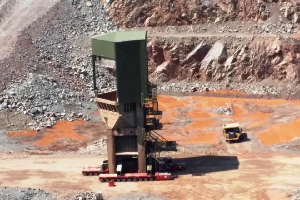 SPMT transport of crusher installation in an open mine